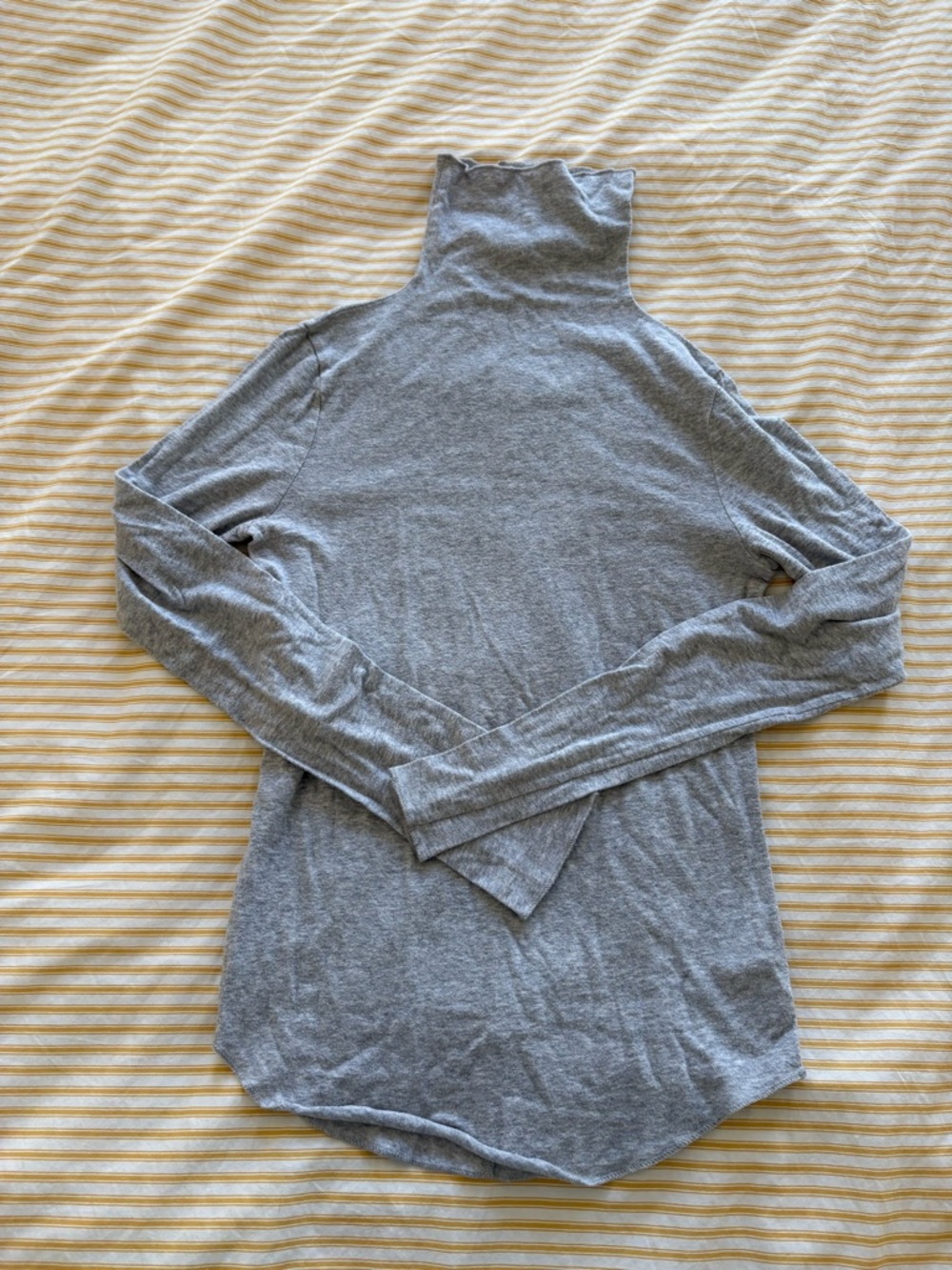 Gap Light Gray Turtleneck Long Sleeve Top